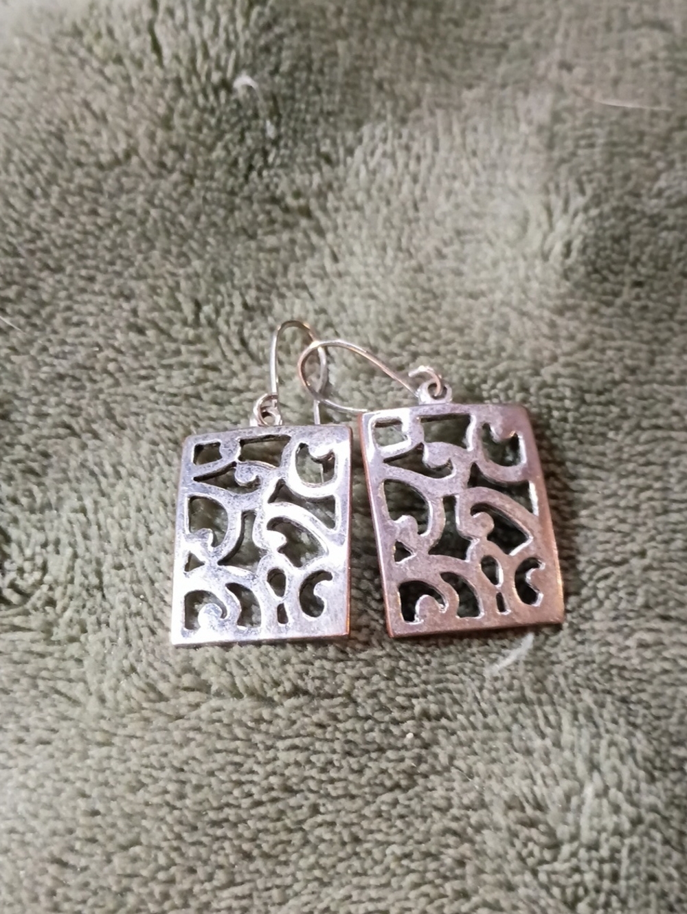 Source Unknown Silver Filigree Rectangle Drop Earrings